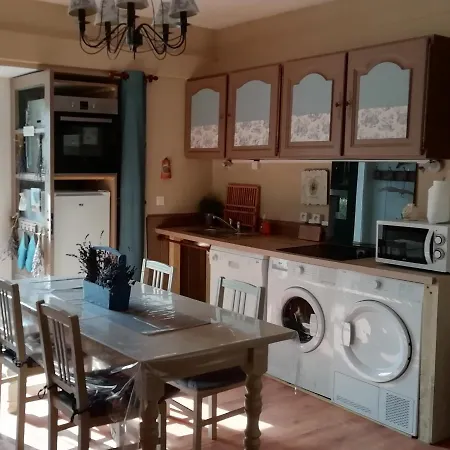 Les Bories En Champagne Holiday home Montlevon
