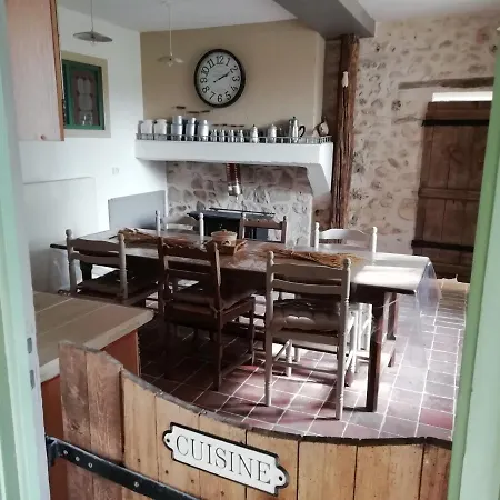 Les Bories En Champagne Holiday home *